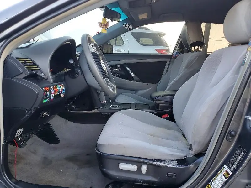 2011 TOYOTA CAMRY LE  
