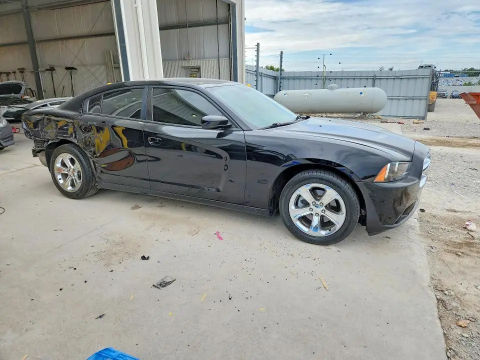2013 DODGE CHARGER SE  