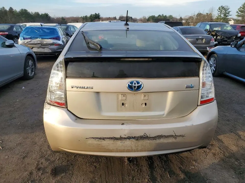 2010 TOYOTA PRIUS III  