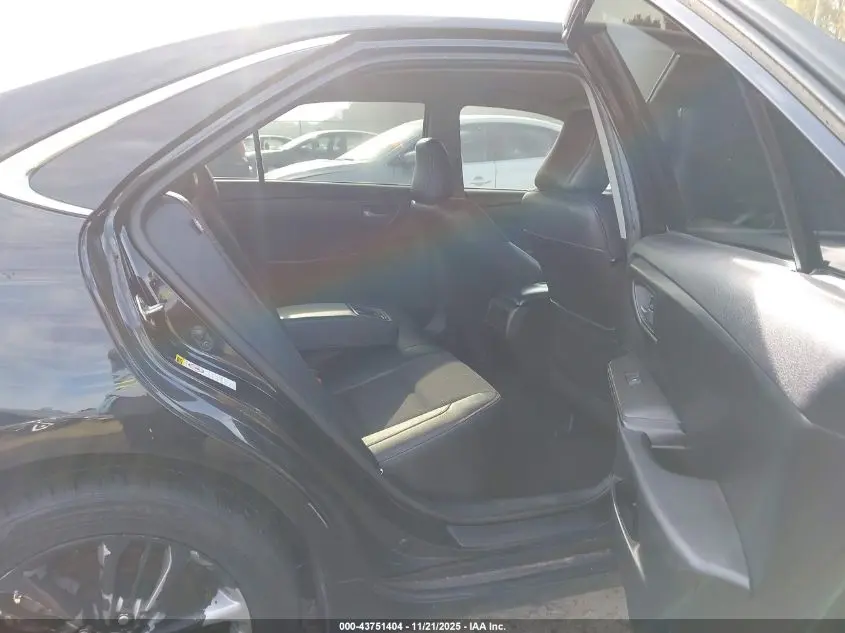 2017 TOYOTA CAMRY SE