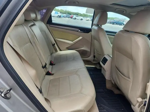 2014 VOLKSWAGEN PASSAT SE  