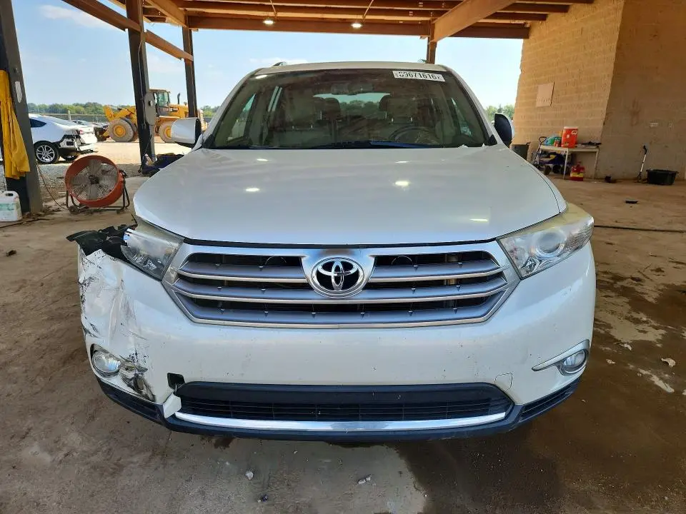 2012 TOYOTA HIGHLANDER SE  