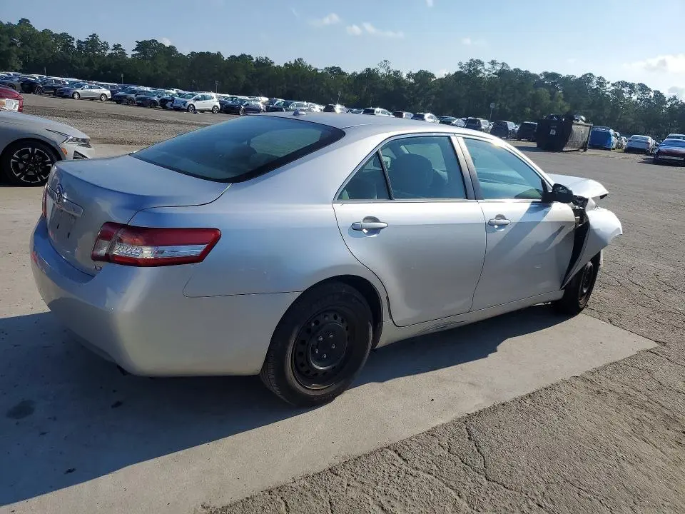 2010 TOYOTA CAMRY LE  
