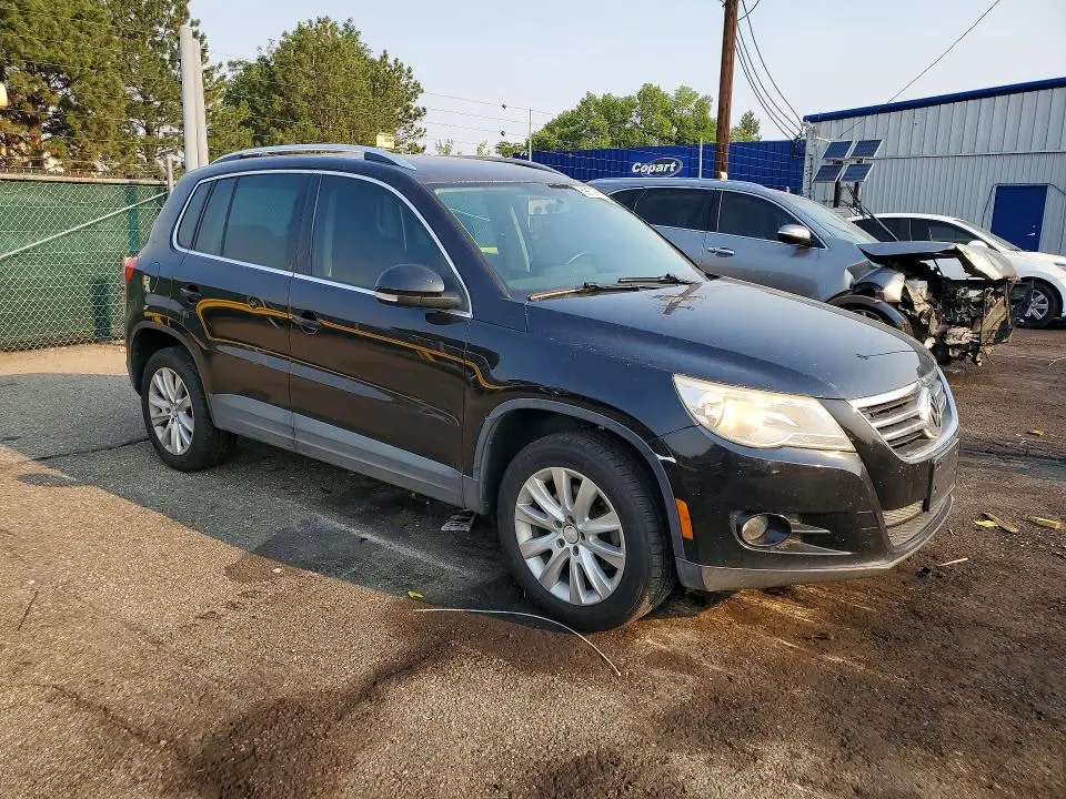 2010 VOLKSWAGEN TIGUAN SE  