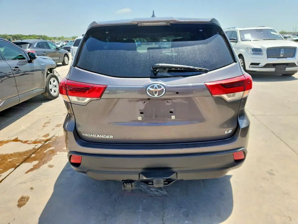 2019 TOYOTA HIGHLANDER LE PLUS  