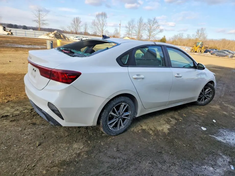 2023 KIA FORTE LXS  