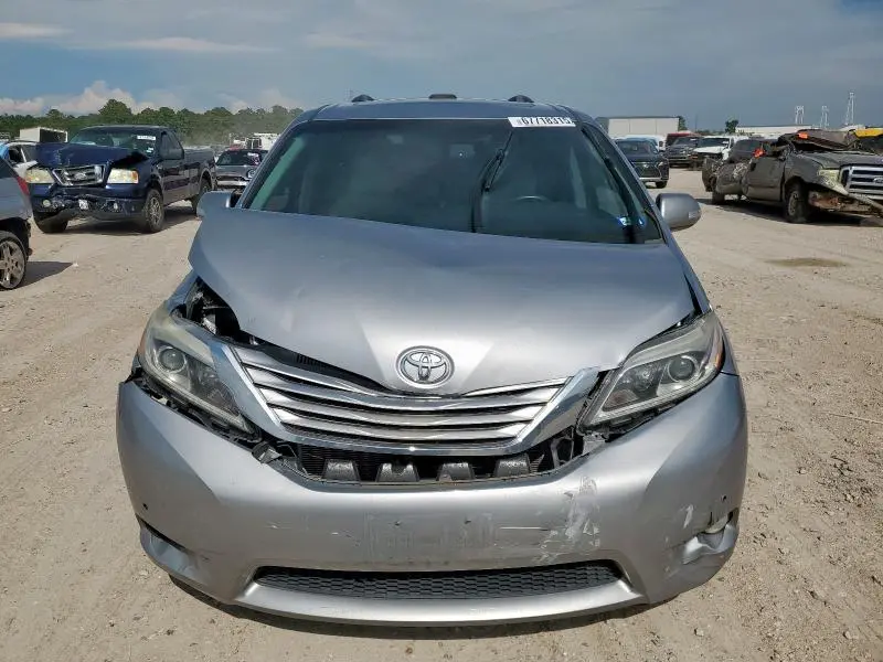 2015 TOYOTA SIENNA XLE  