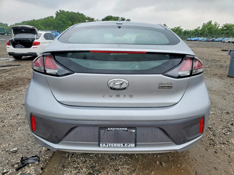2021 HYUNDAI IONIQ SE  