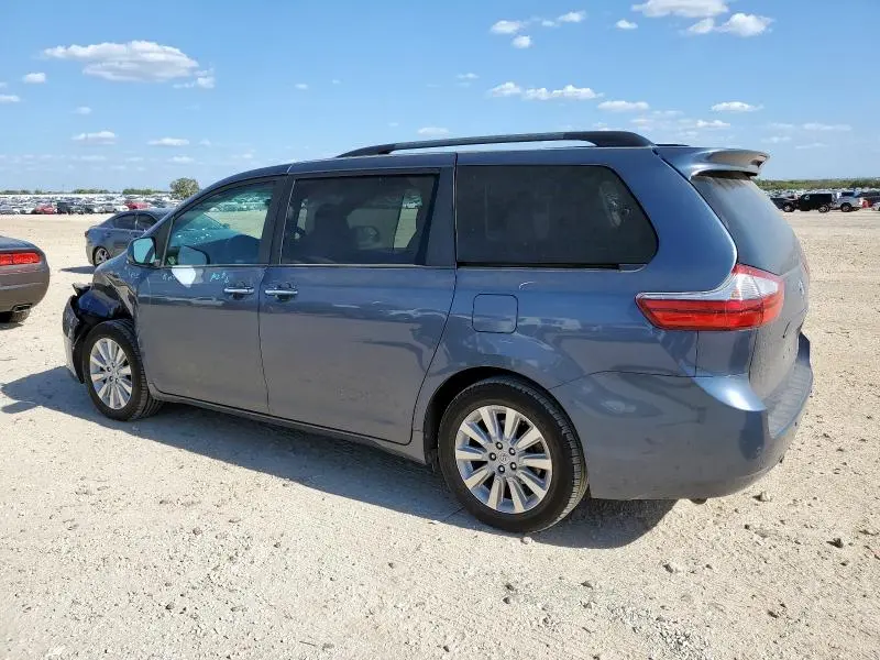 2015 TOYOTA SIENNA XLE  