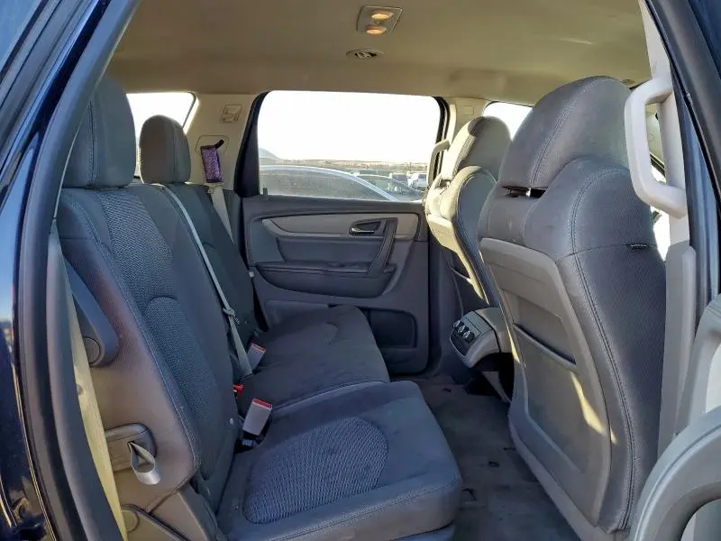 2016 CHEVROLET TRAVERSE LS  