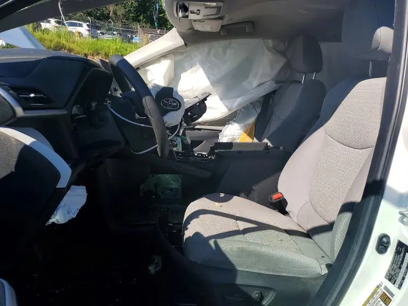 2025 TOYOTA SIENNA LE  