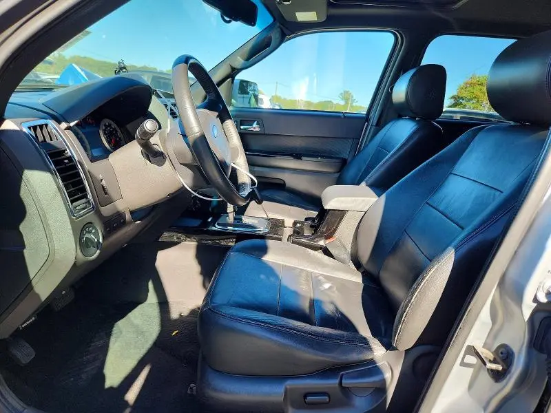 2010 FORD ESCAPE LIMITED  