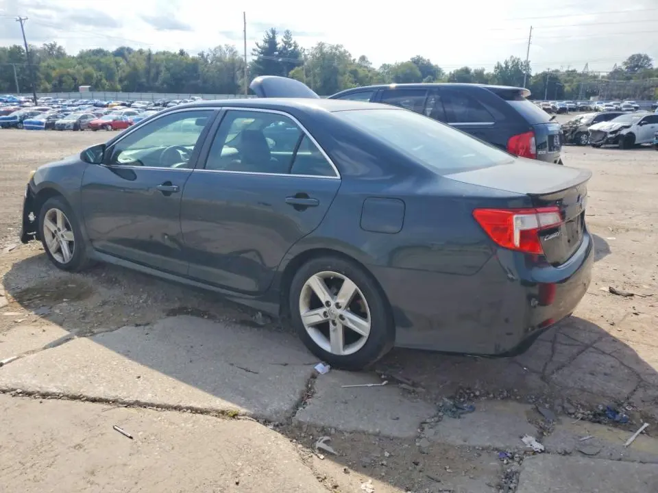 2014 TOYOTA CAMRY SE  