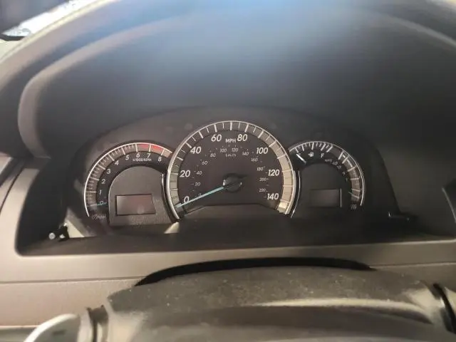 2012 TOYOTA CAMRY SE V6  