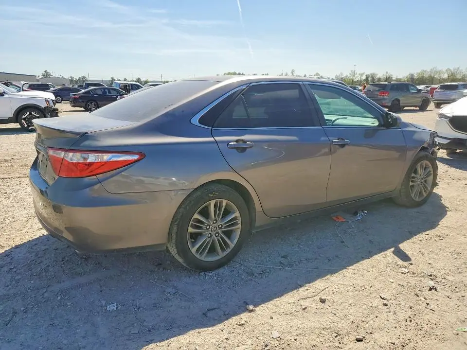 2015 TOYOTA CAMRY SE  