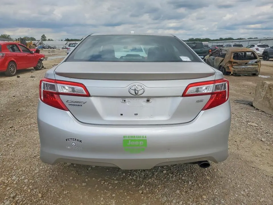 2013 TOYOTA CAMRY SE  