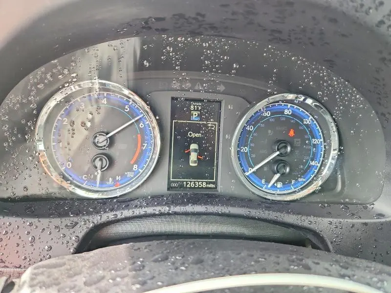 2018 TOYOTA COROLLA SE  
