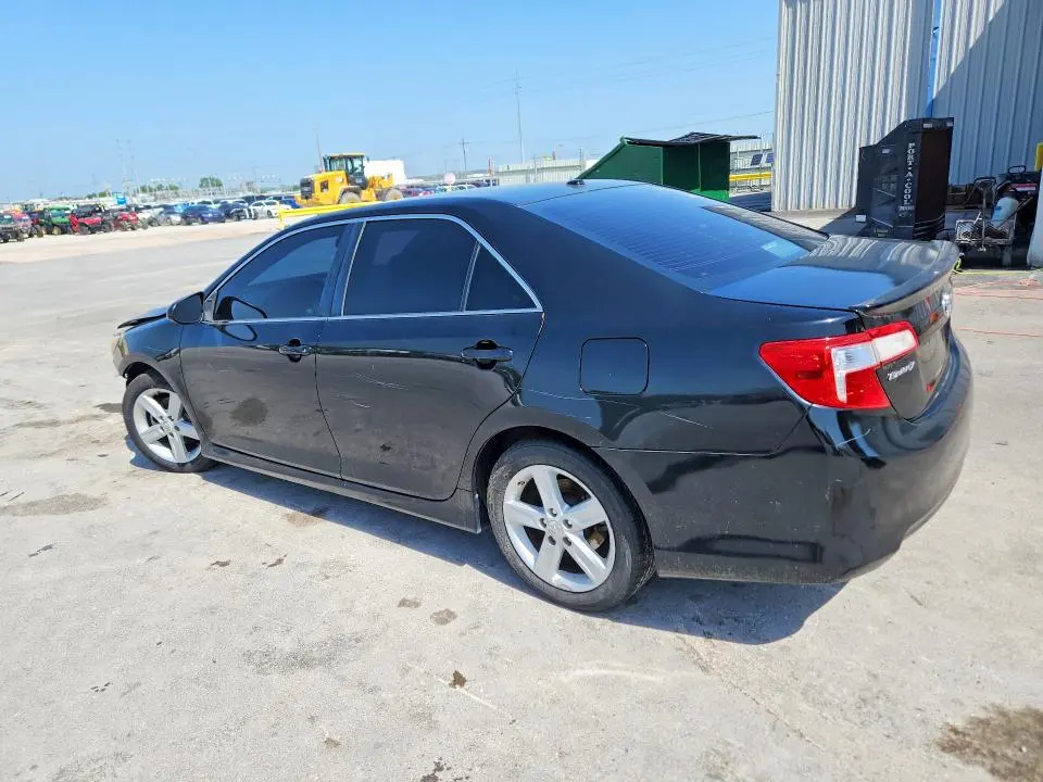 2012 TOYOTA CAMRY SE  