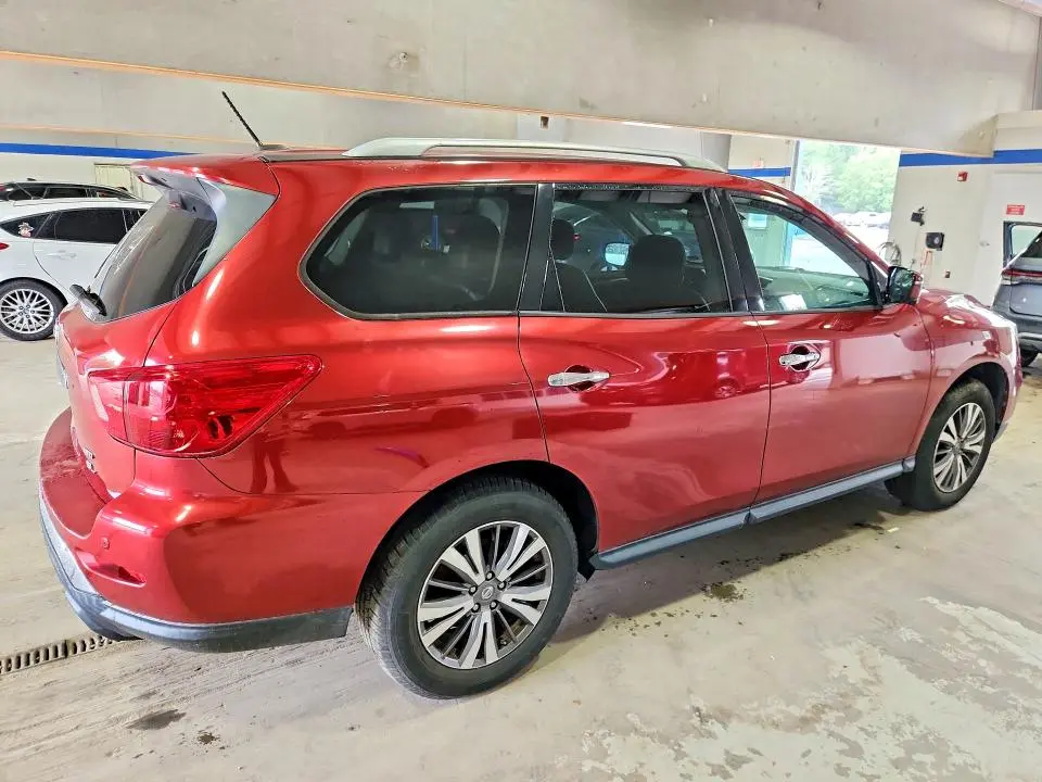2017 NISSAN PATHFINDER SL  