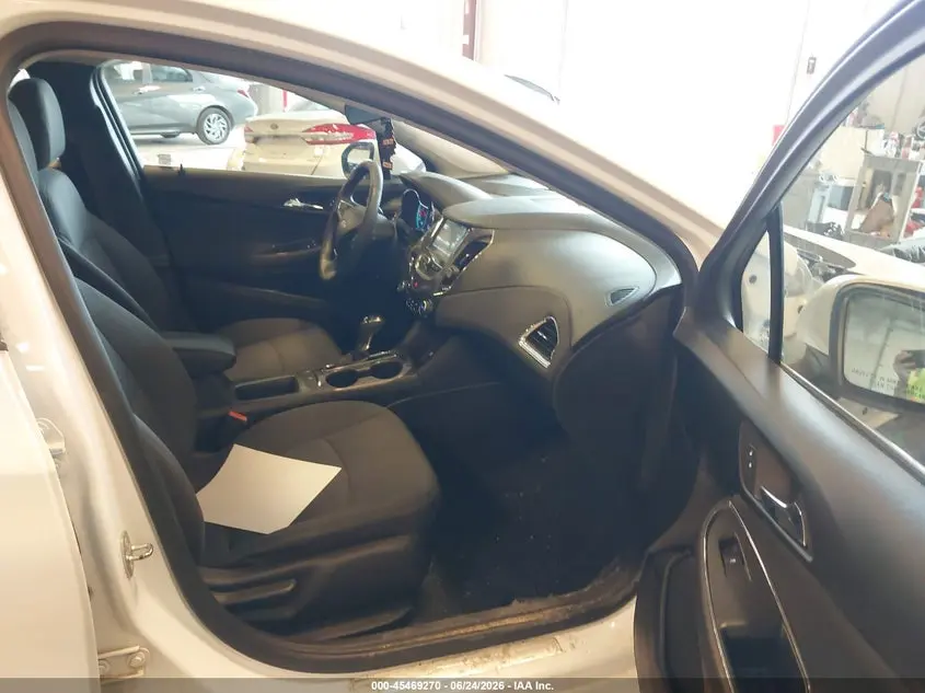 2018 CHEVROLET CRUZE LT AUTO