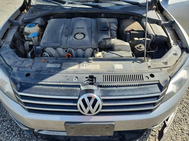 2012 VOLKSWAGEN PASSAT SE  