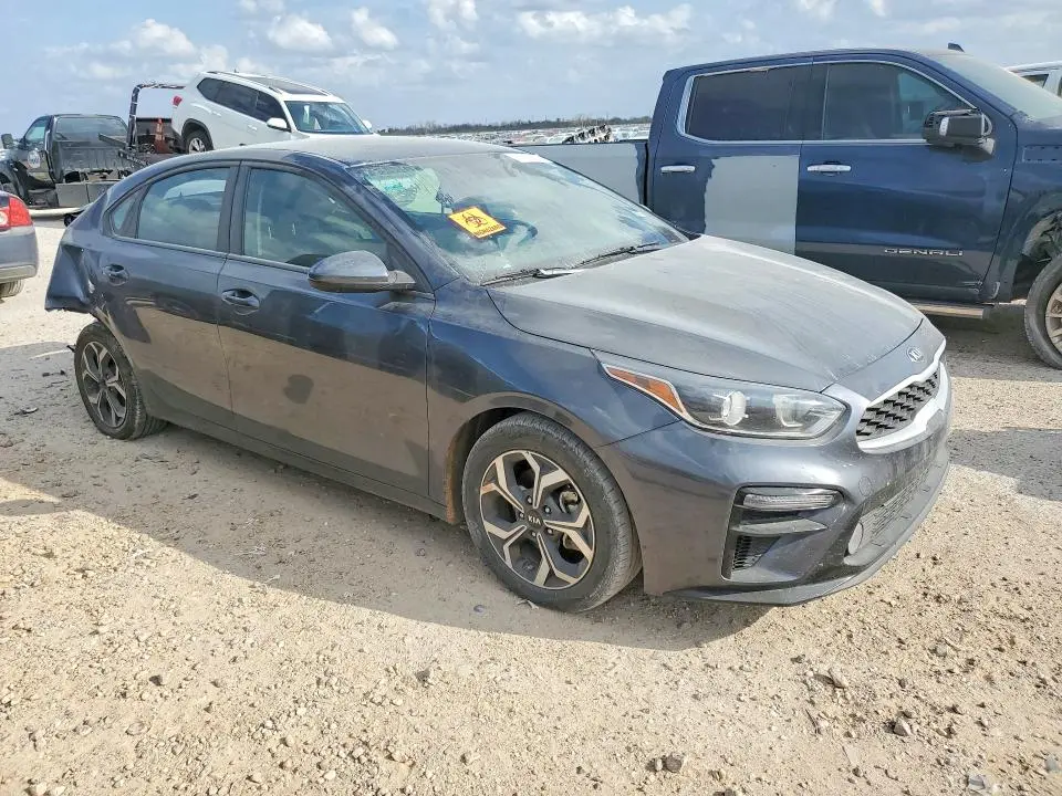 2021 KIA FORTE LXS  