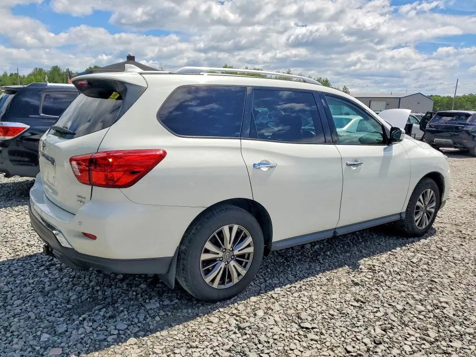 2019 NISSAN PATHFINDER SV  