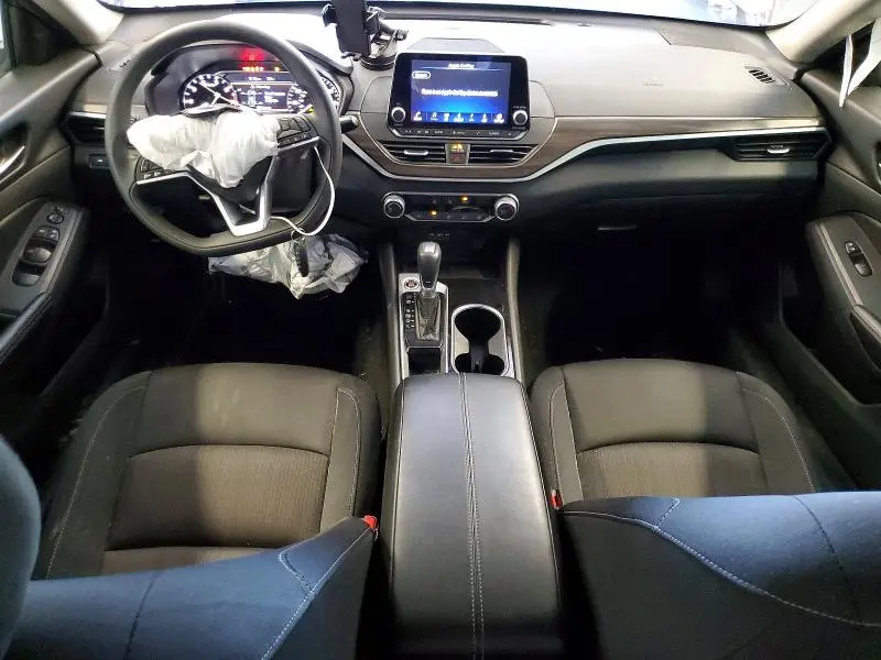 2024 NISSAN ALTIMA SV  