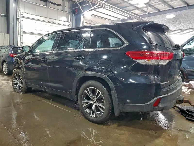 2018 TOYOTA HIGHLANDER LE  