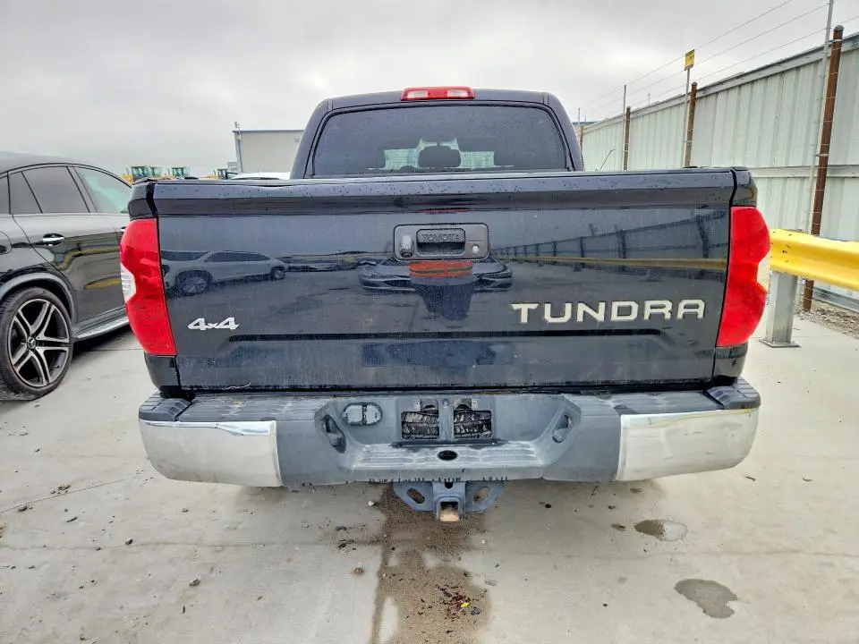 2017 TOYOTA TUNDRA CREWMAX LIMITED  