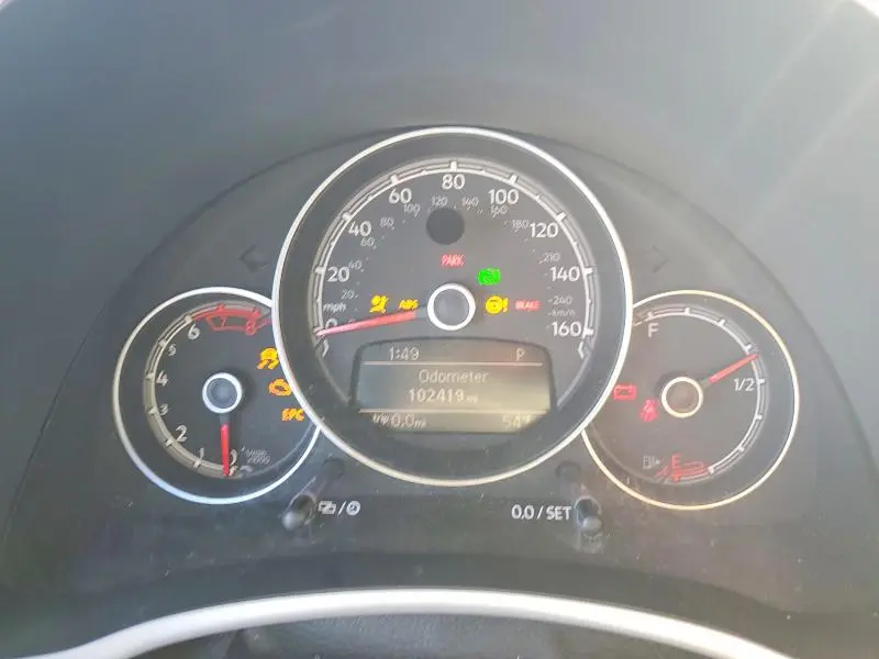 2017 VOLKSWAGEN BEETLE S/SE  