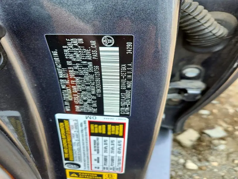 2011 TOYOTA CAMRY XLE V6  
