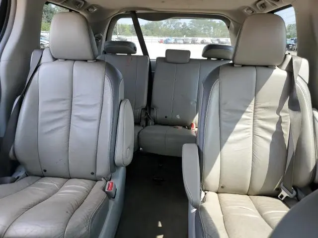 2012 TOYOTA SIENNA XLE  