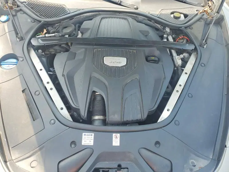 2017 PORSCHE PANAMERA 2  