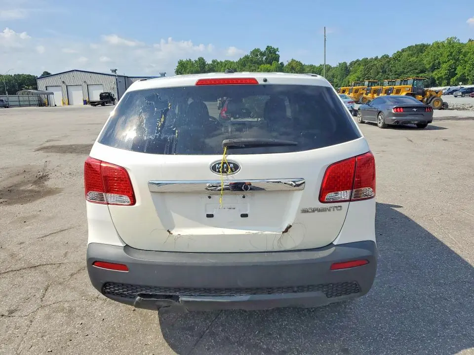 2011 KIA SORENTO BASE  
