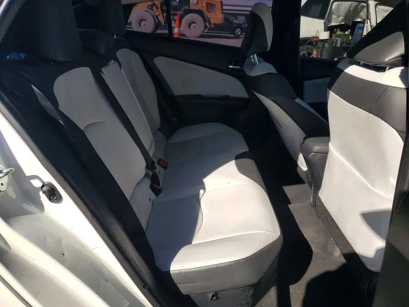 2016 TOYOTA PRIUS THREE TOURING  