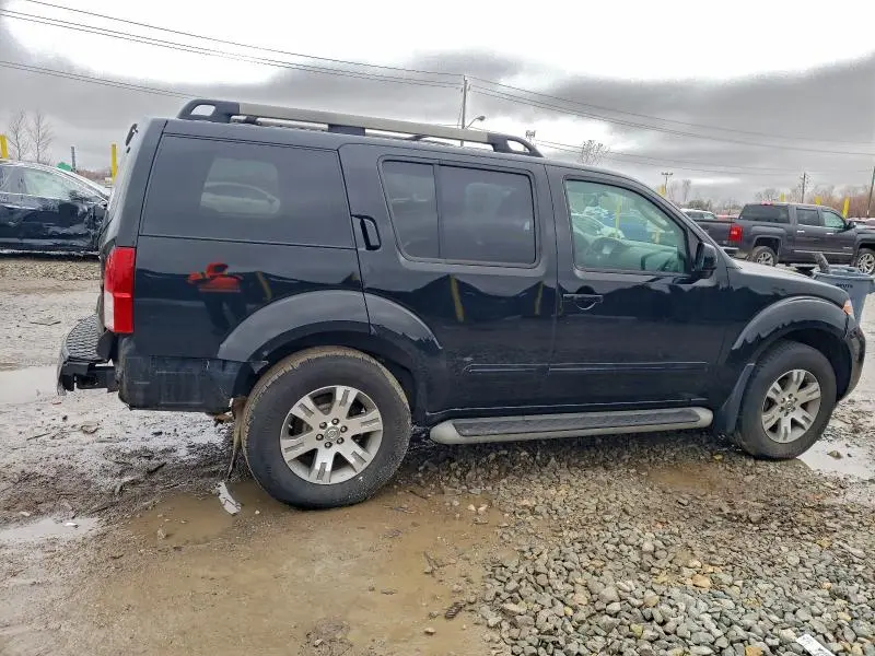 2010 NISSAN PATHFINDER S  