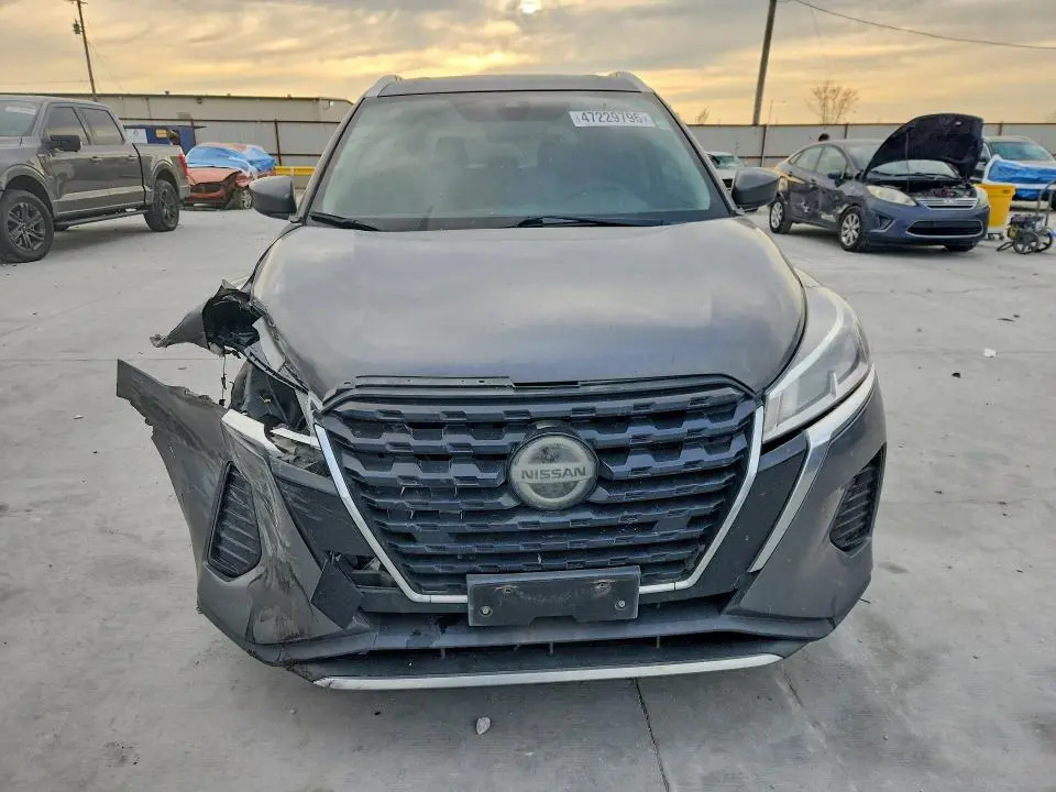 2021 NISSAN KICKS SV  