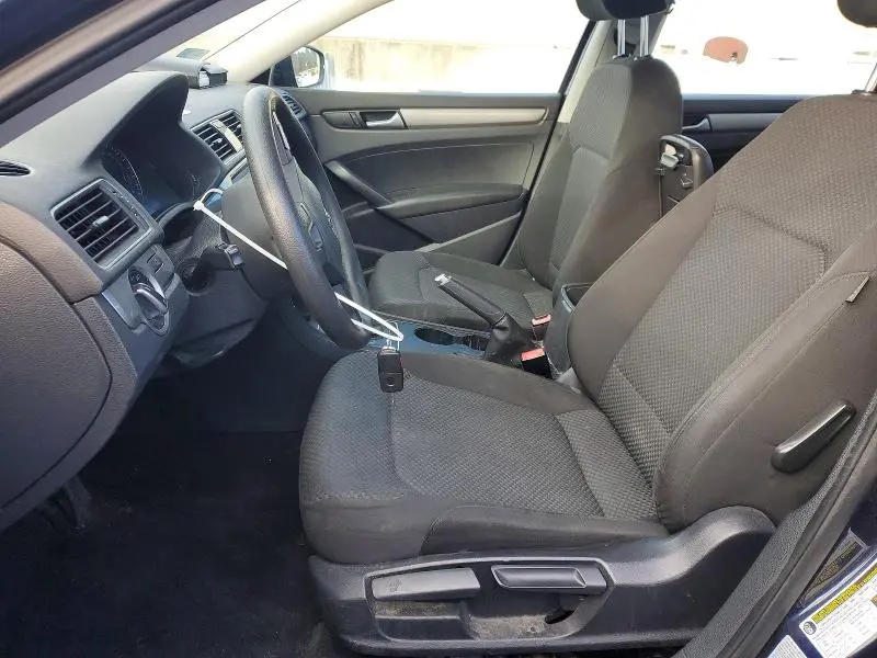 2015 VOLKSWAGEN PASSAT S  