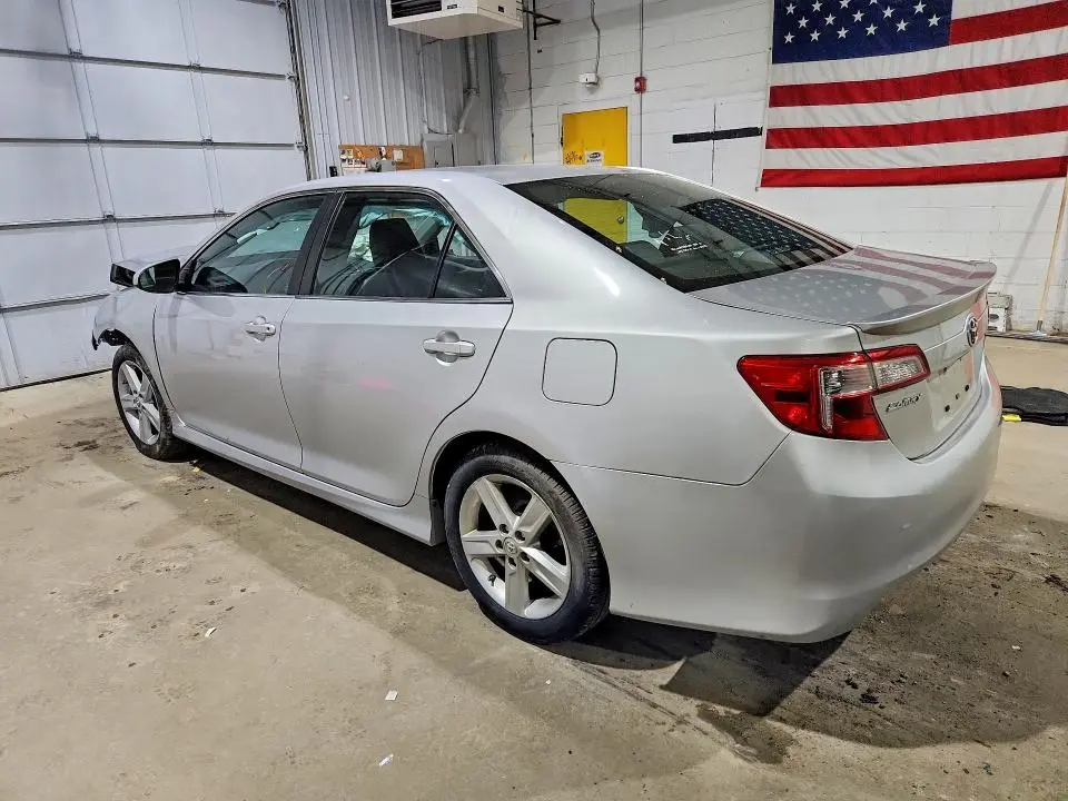 2013 TOYOTA CAMRY SE  