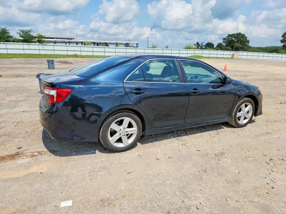 2014 TOYOTA CAMRY SE  
