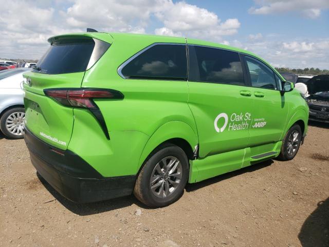 2022 TOYOTA SIENNA LE