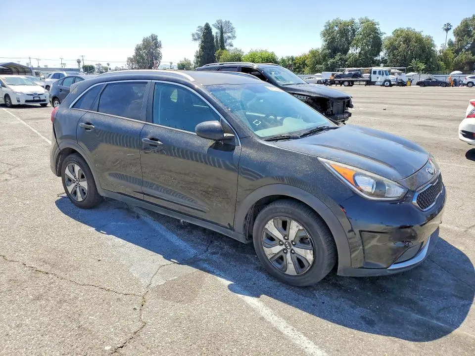 2017 KIA NIRO LX  