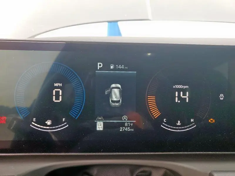 2025 HYUNDAI TUCSON SE  