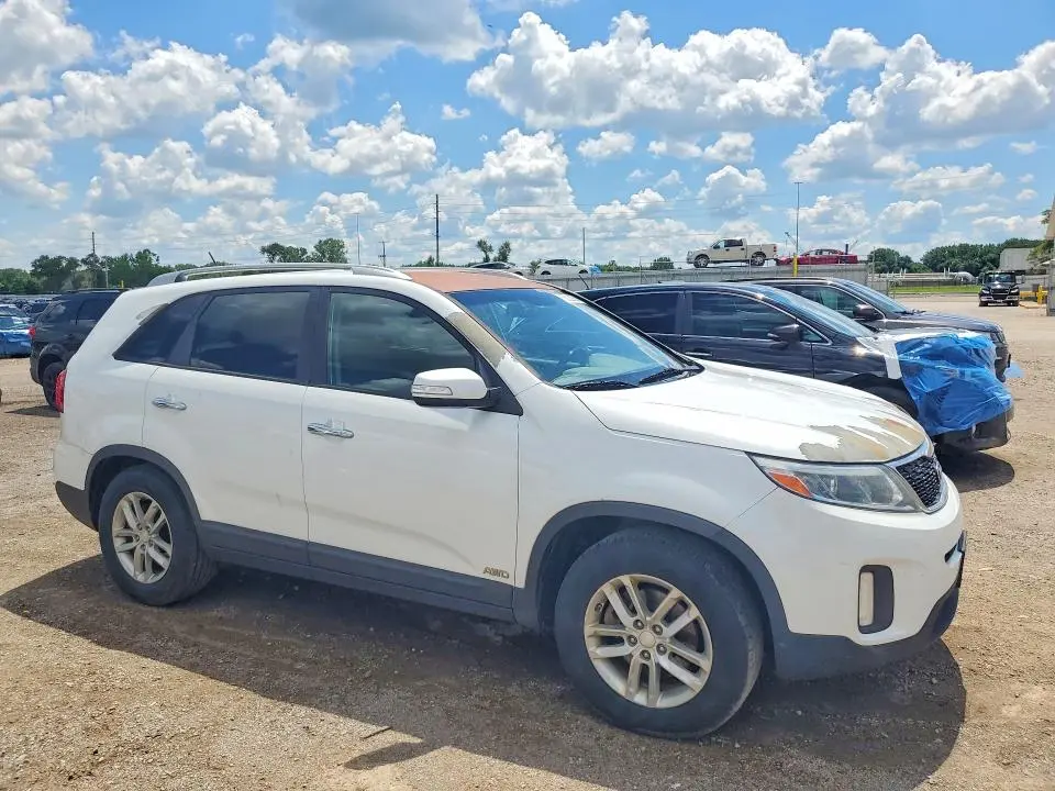 2014 KIA SORENTO LX  
