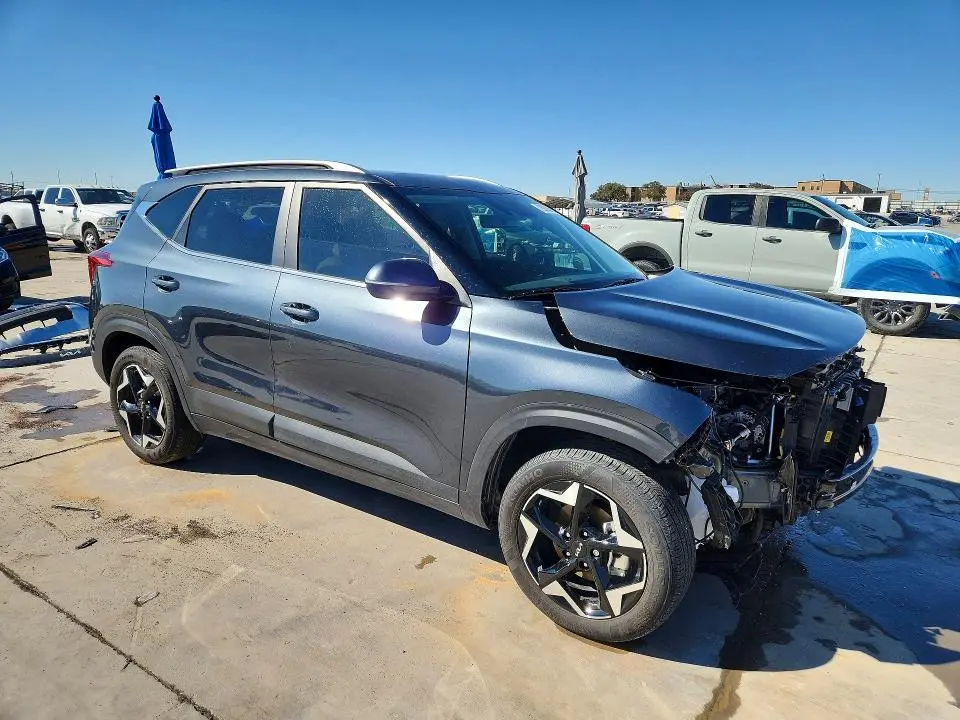 2025 KIA SELTOS EX  