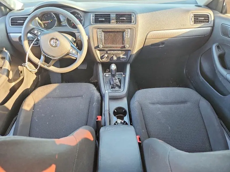 2016 VOLKSWAGEN JETTA SE  