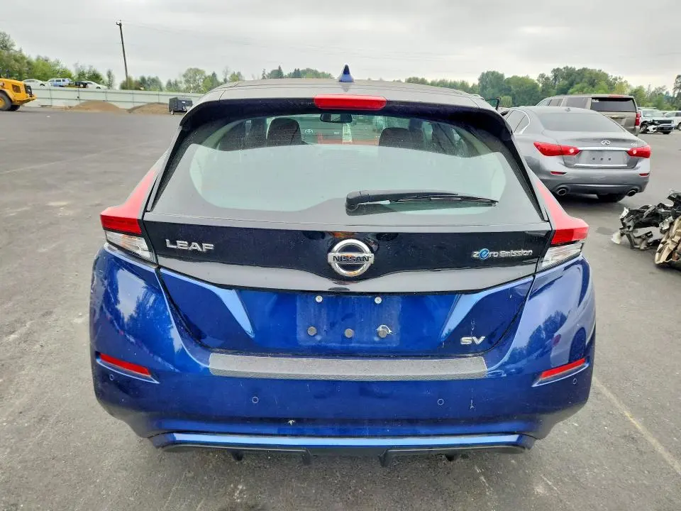 2021 NISSAN LEAF SV  