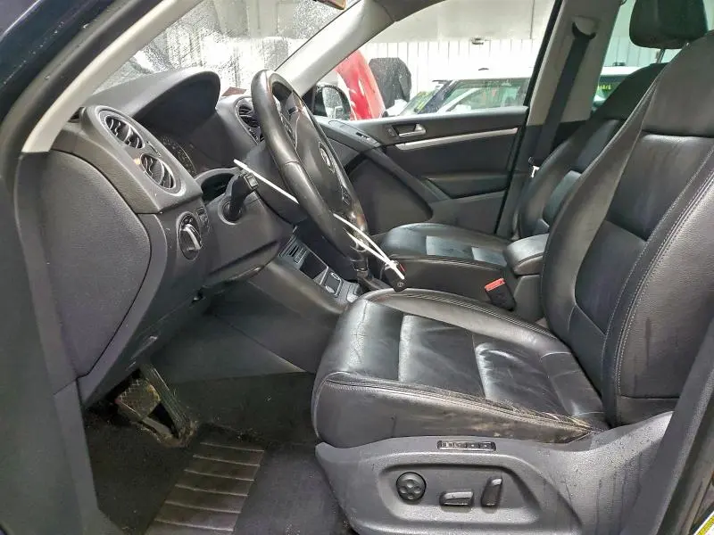 2012 VOLKSWAGEN TIGUAN S  