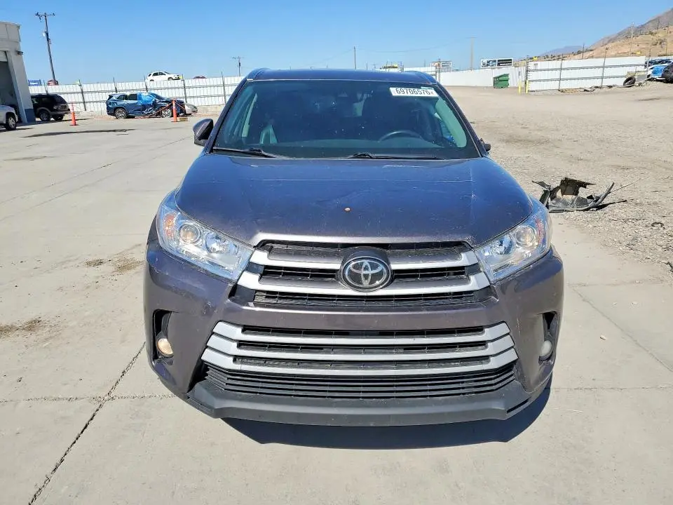 2019 TOYOTA HIGHLANDER XLE  